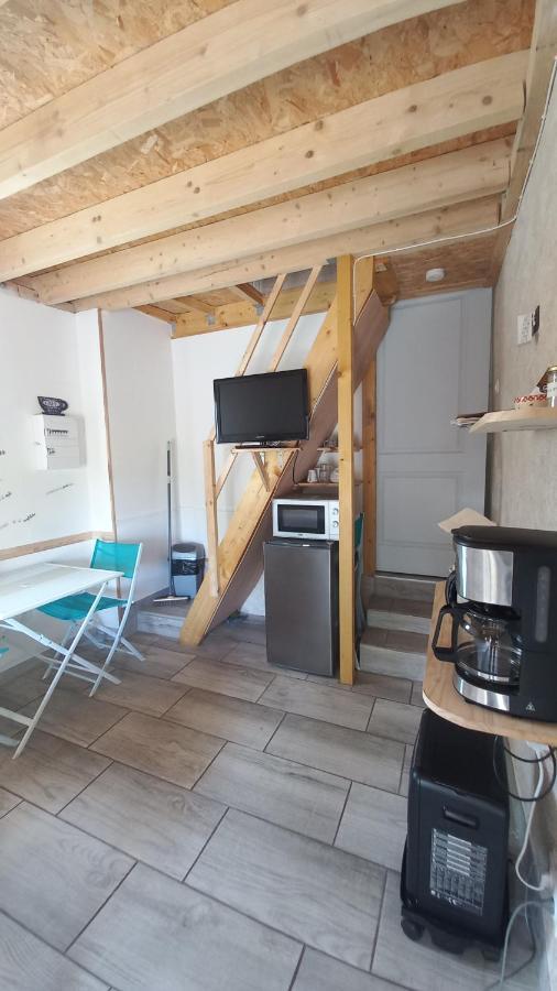 Le Calme A La Campagne Lägenhet Besson Exteriör bild